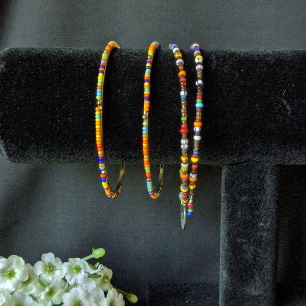 COLORFUL SET OF 3 BRACELETS